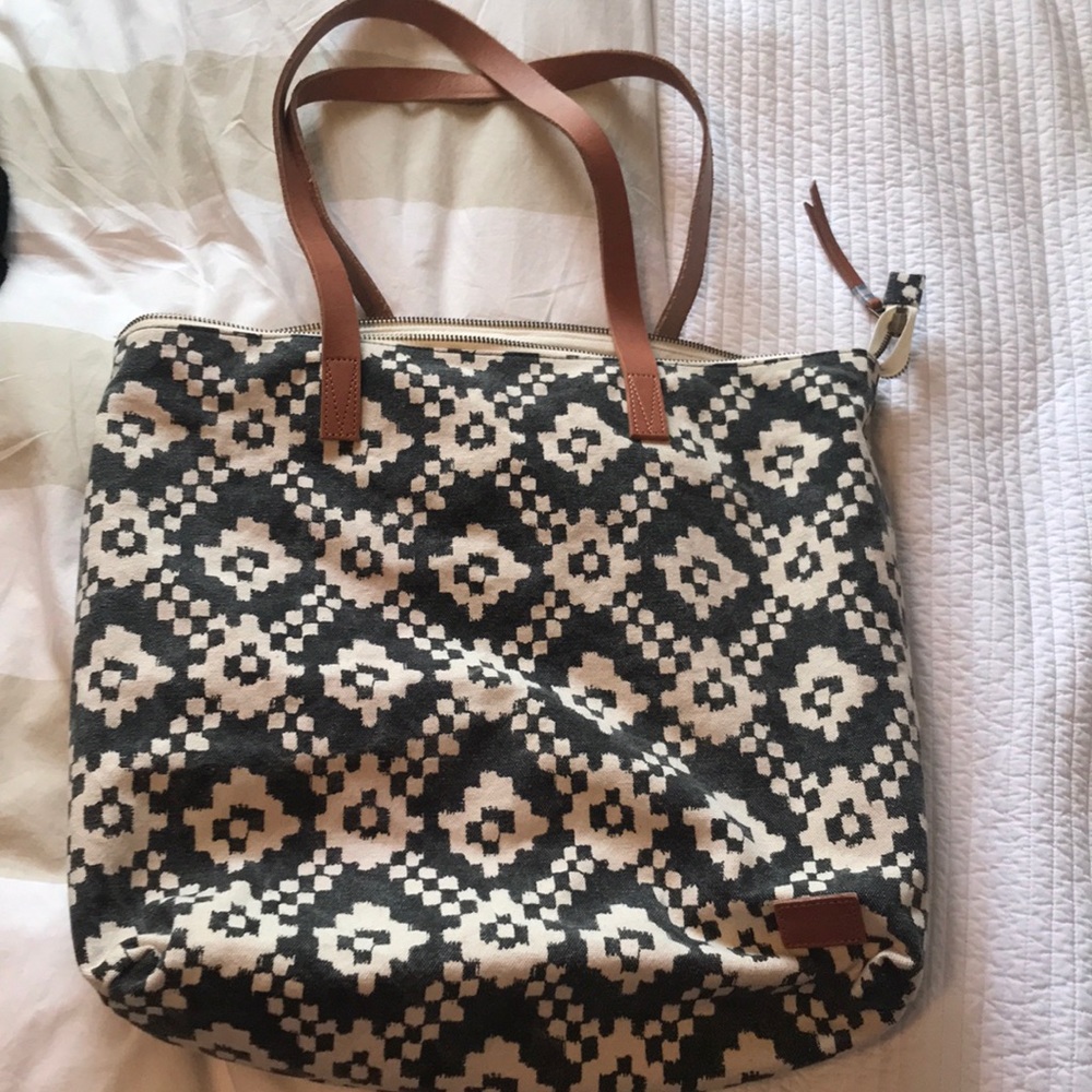 TOMS purse